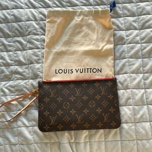 Louis Vuitton Neverfull Pochette
